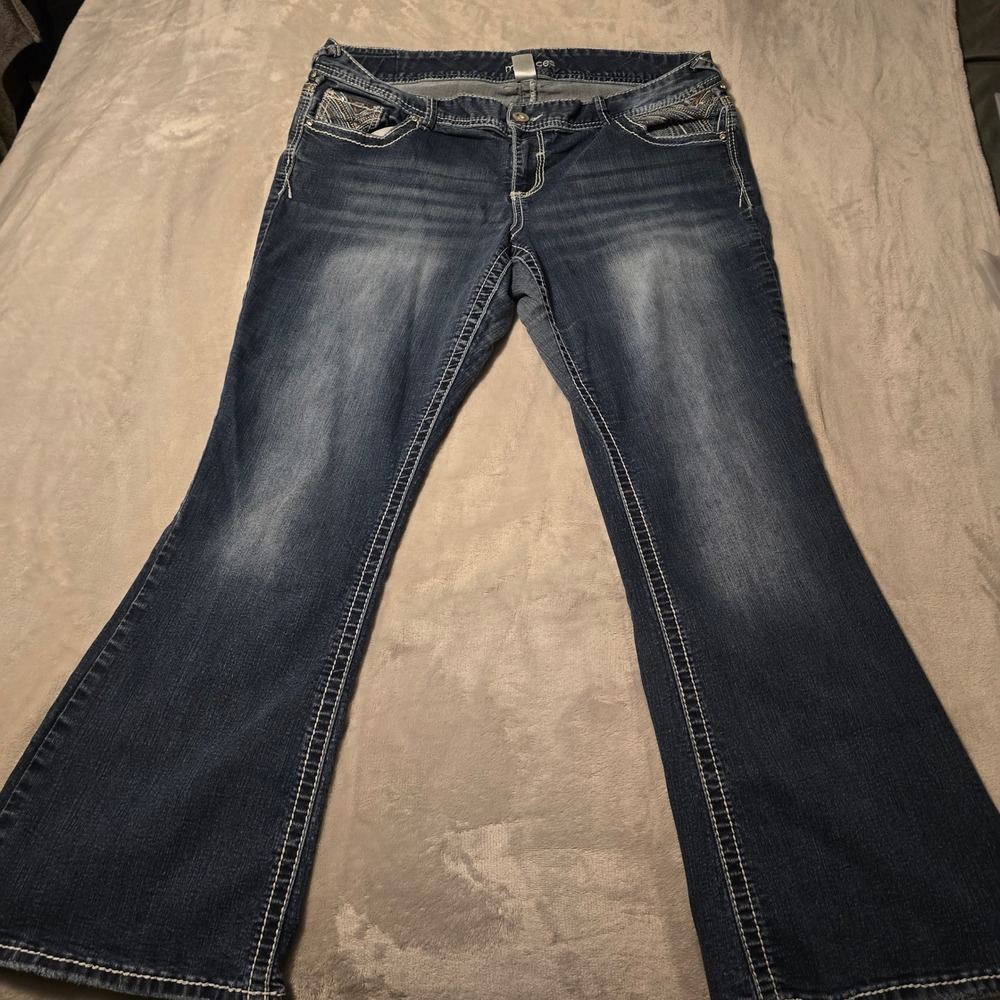 Maurices Womens 20 Short Bootcut Jeans Dark Wash Sequin Embroidered Pockets